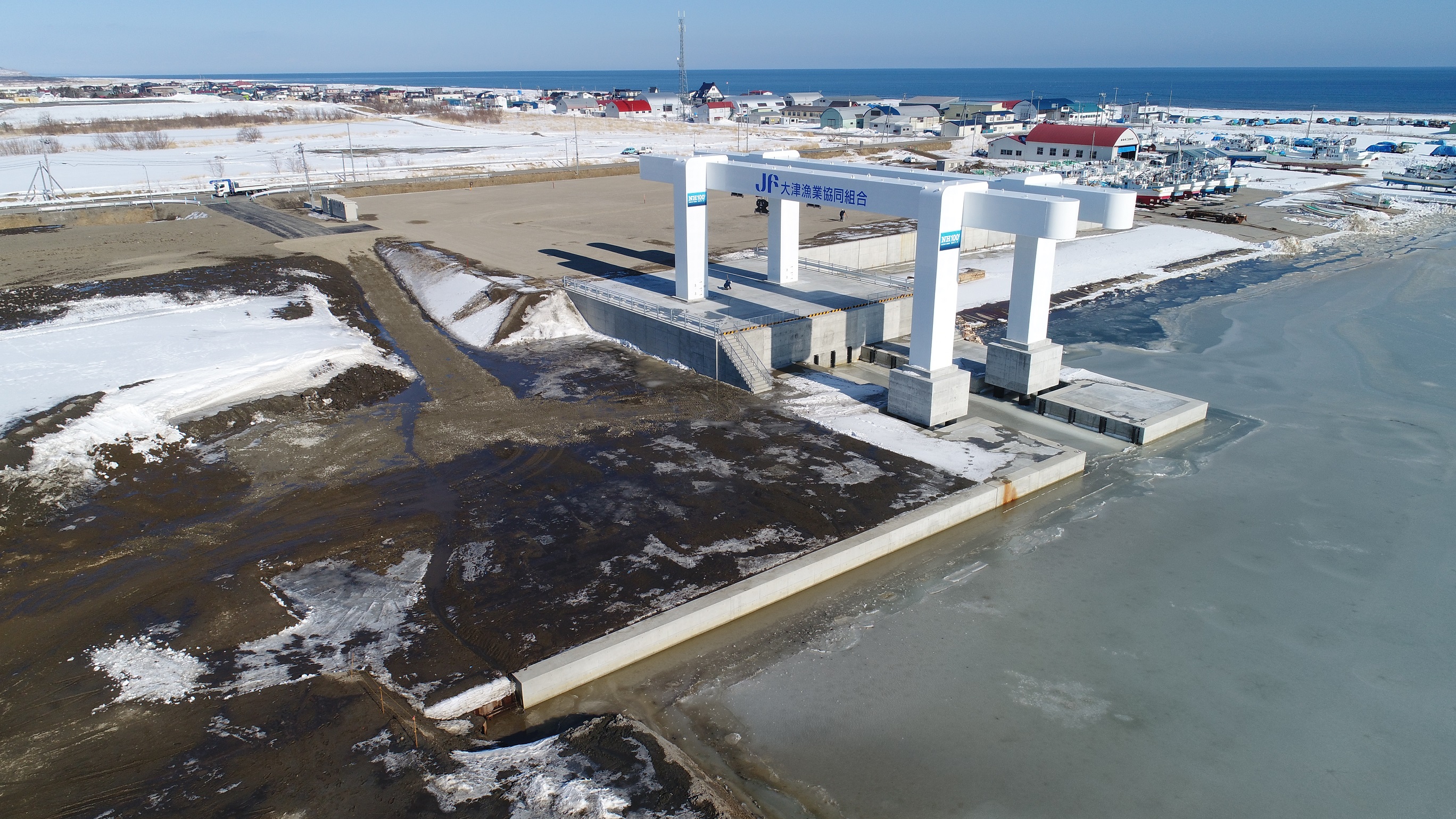 大津漁港船揚場外建設工事 萩原建設工業株式会社